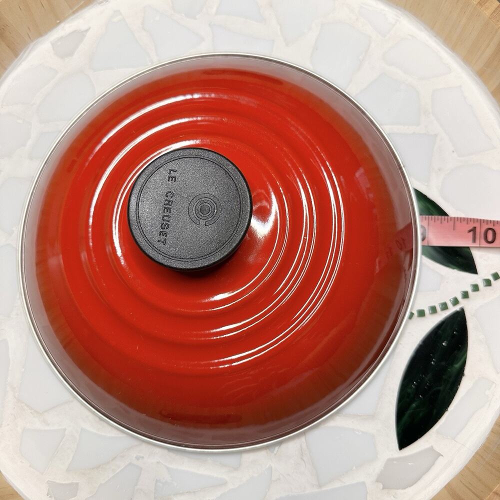 Le Creuset Enameled Steel Lid Replacement Ombre Red Cerise 9 Inches - Picture 4 of 4